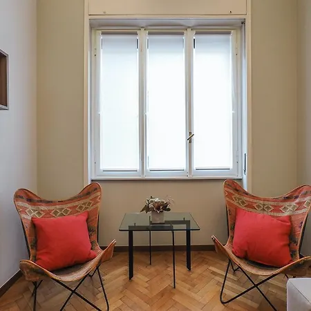 Contempora - Cavallotti 13 - B43 Milán